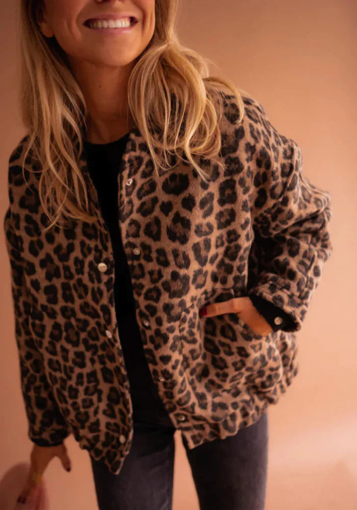 Valeria Veste Femme – Elegantní leopardí bunda s potiskem zvířat a pohodlným střihem