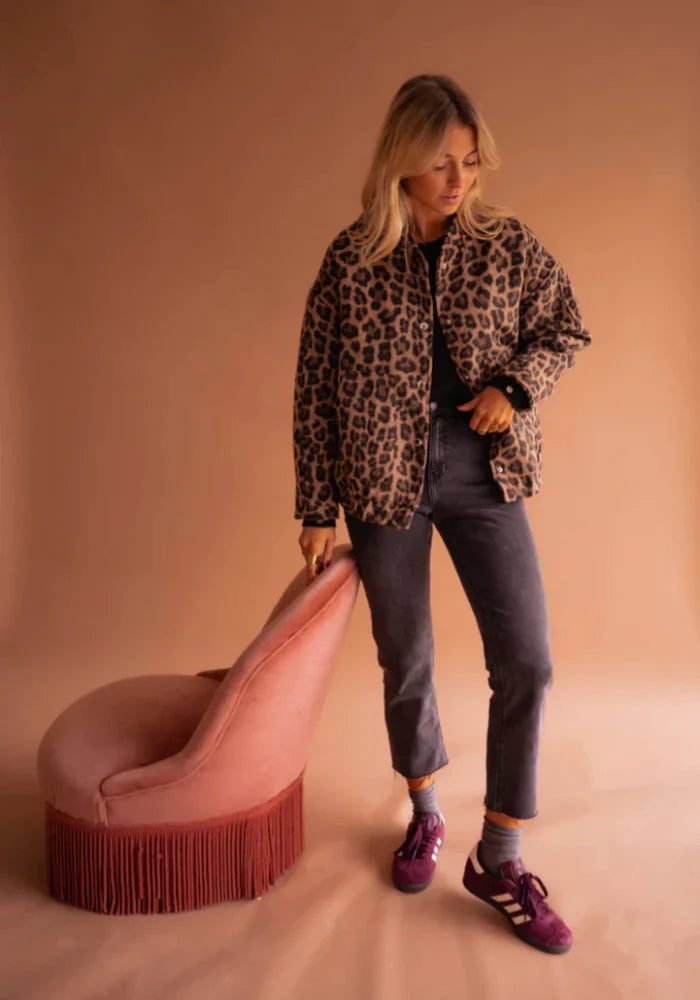 Valeria Veste Femme – Elegantní leopardí bunda s potiskem zvířat a pohodlným střihem