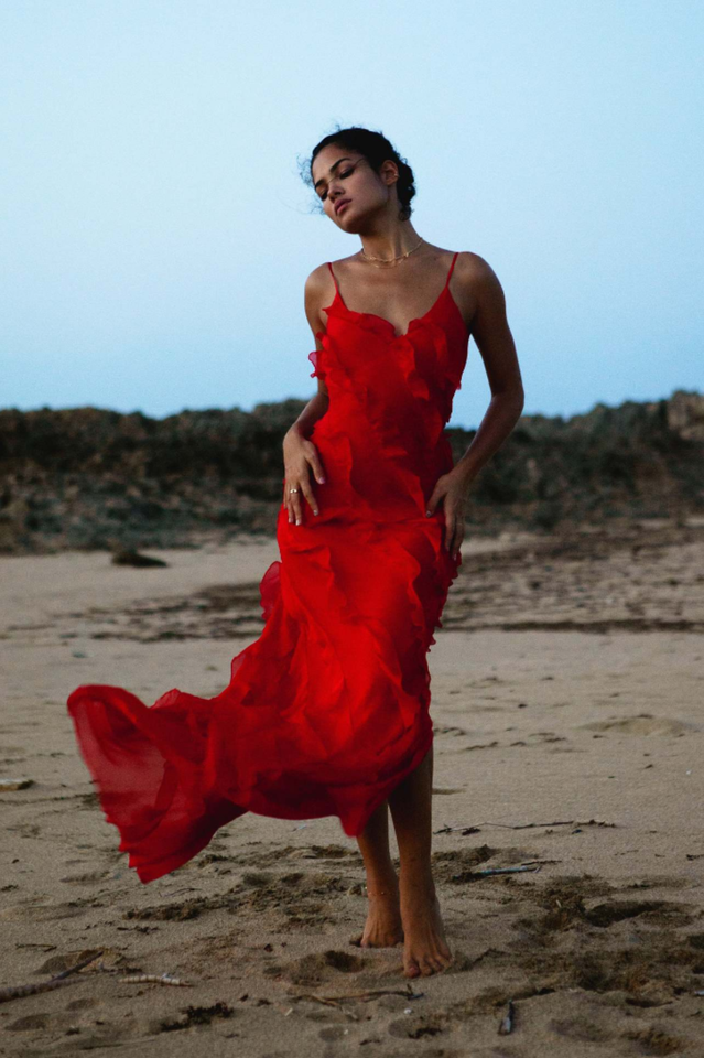 Robe Longue Femme Ashtine – Leichtes Sommerkleid mit Volants und mehrlagigem Rock & Strandlook