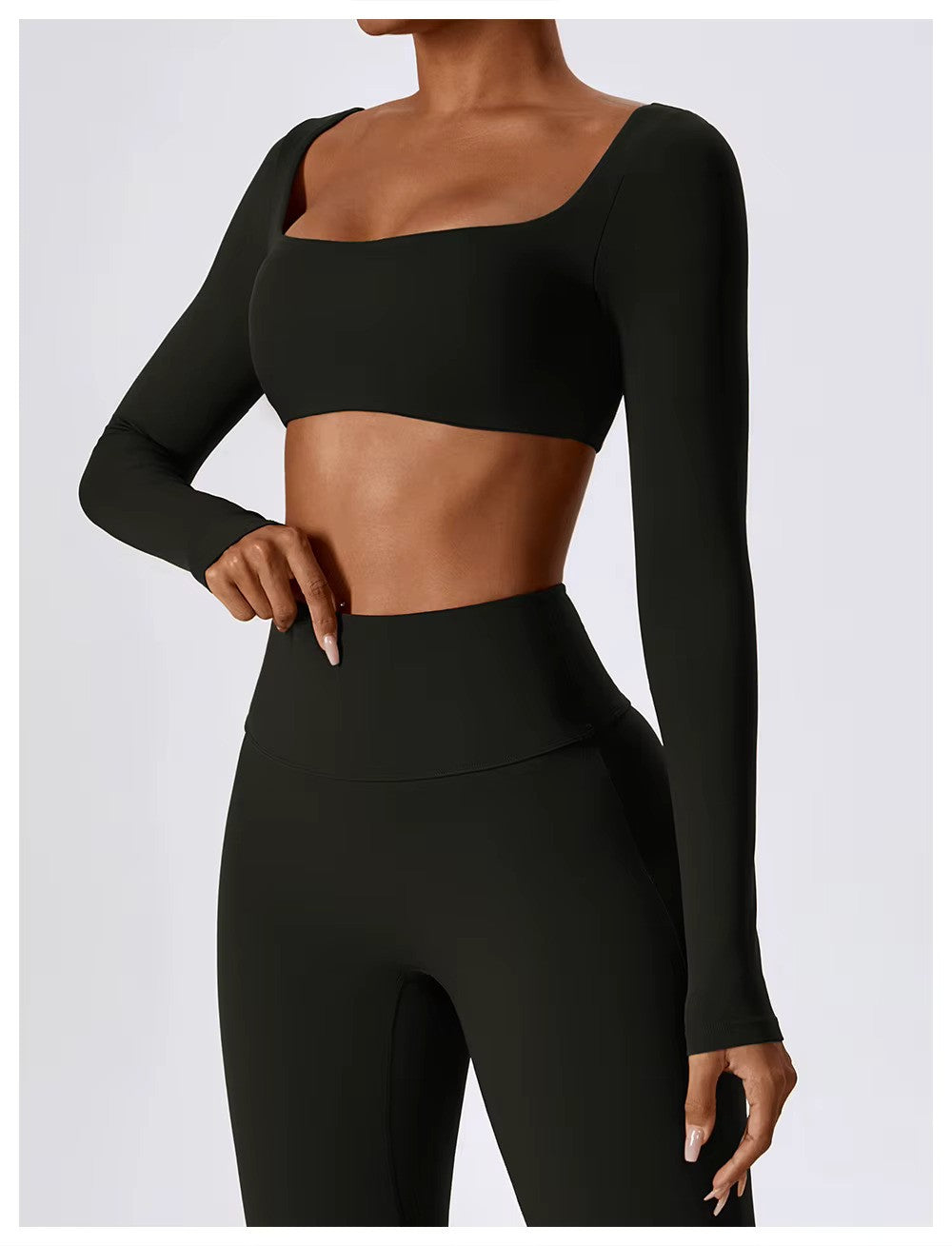 Leila női sport szett – légáteresztő jóga és fitnesz ruha bővülő leggings-szel és testhezálló felsővel