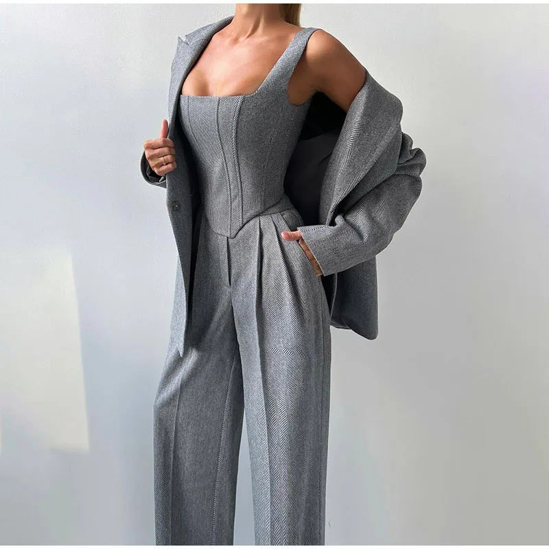 Sophie – Ensemble Femme Trois Pièces : Blazer Élégant, Corset Structuré & Pantalon Taille Haute pour un Look Business Chic