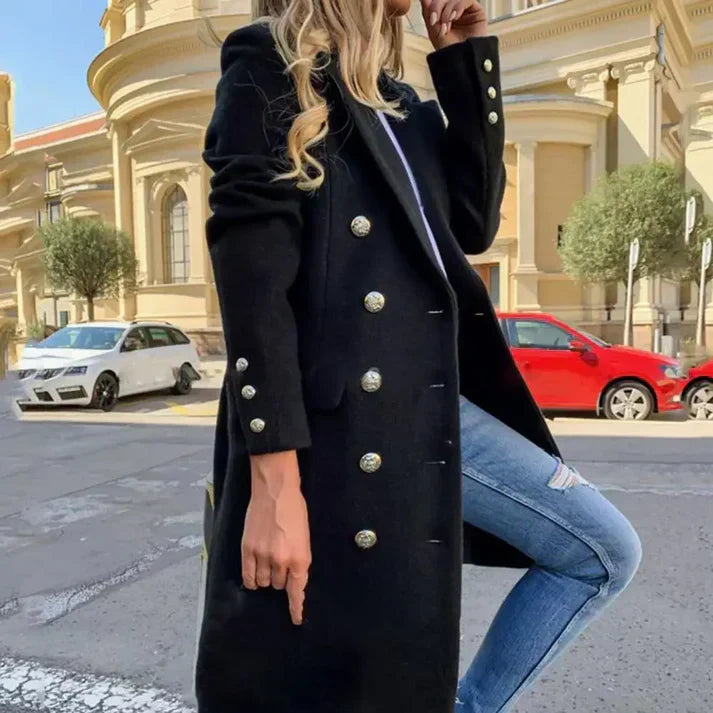 Cappotto lungo da donna Ariana: vestibilità classica con bottoni, tasche laterali e stile quotidiano