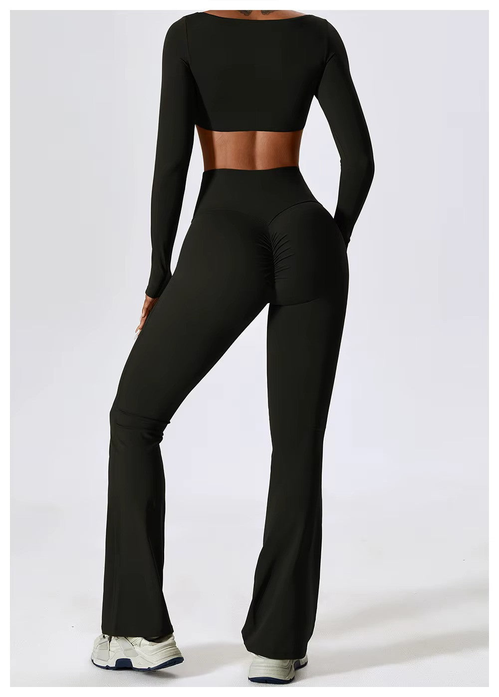 Leila női sport szett – légáteresztő jóga és fitnesz ruha bővülő leggings-szel és testhezálló felsővel