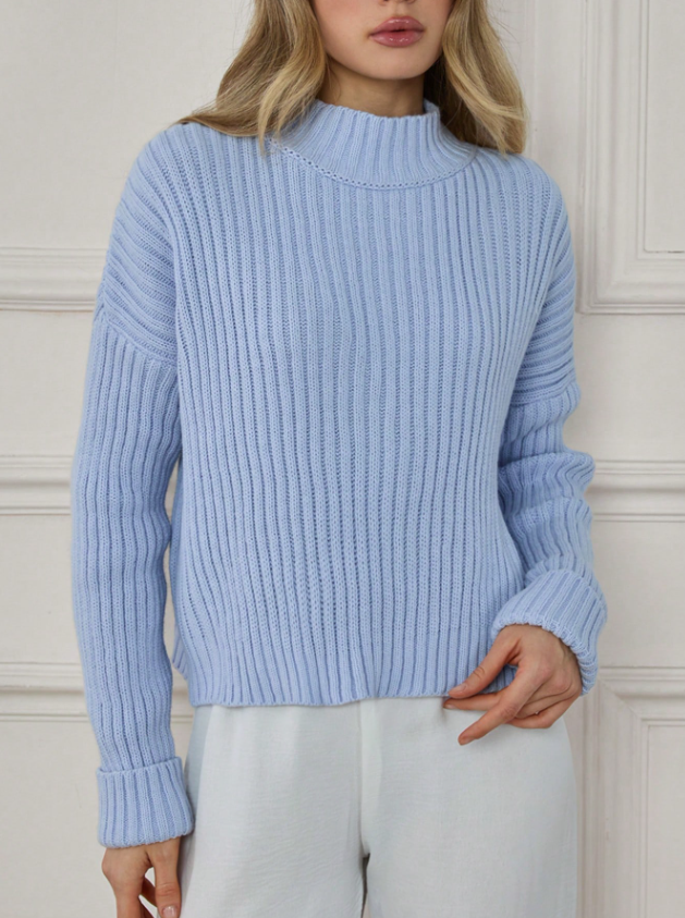 Charlie Pull Femme – Svetr z měkké pleteniny s polovičním vysokým límcem a volným střihem na podzim/zimu