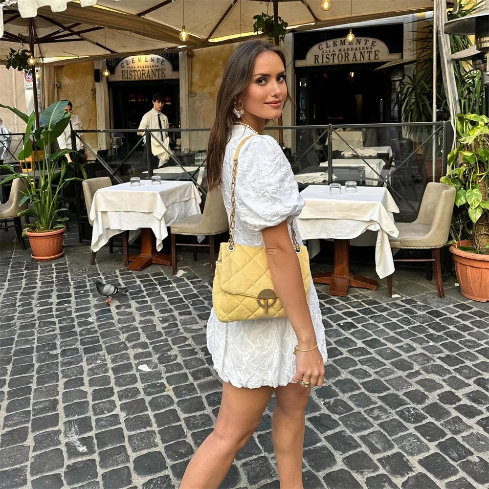 Vestido Mujer Charlotte – Élégante Robe au Design Intemporel en Tissu Luxueux et Confortable
