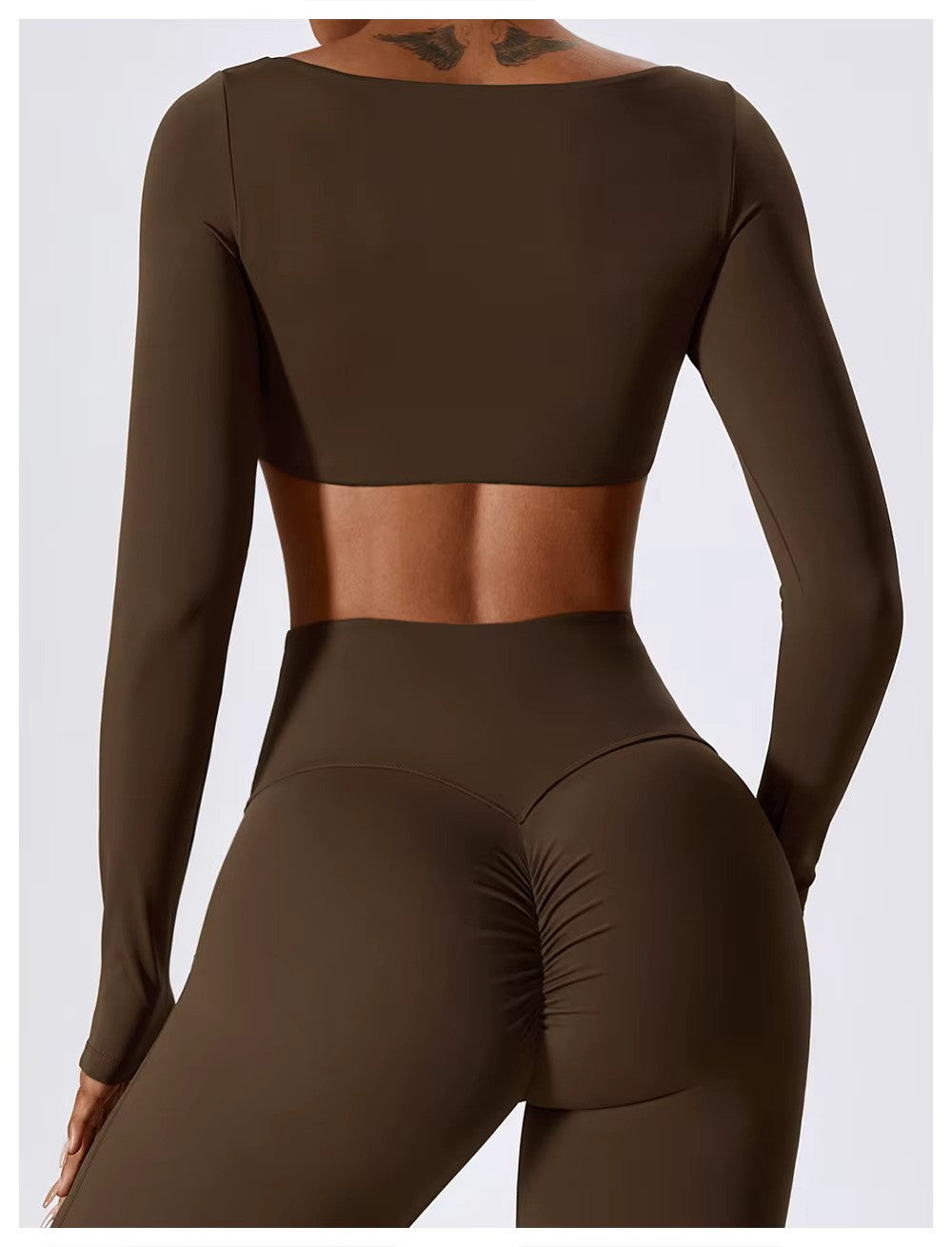 Leila női sport szett – légáteresztő jóga és fitnesz ruha bővülő leggings-szel és testhezálló felsővel