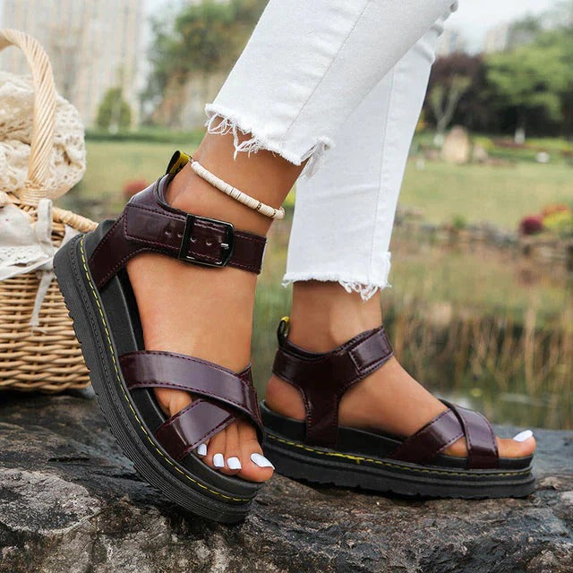 Lindy Unisex Scratch Sandals – Lightweight Sandals with Non-Slip Sole & Adjustable Closure for