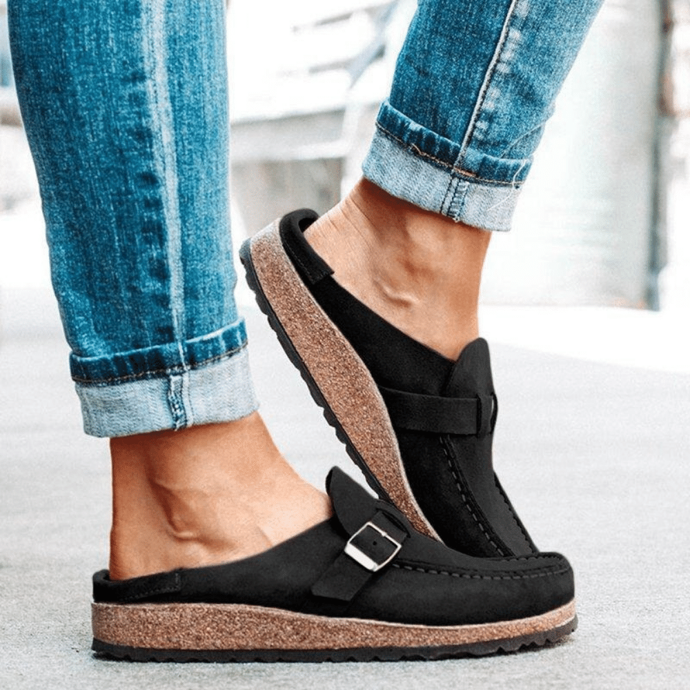 Georgia Sabots Femme Komfort – Ergonomiske mules med rem og spænde til afslappet stil