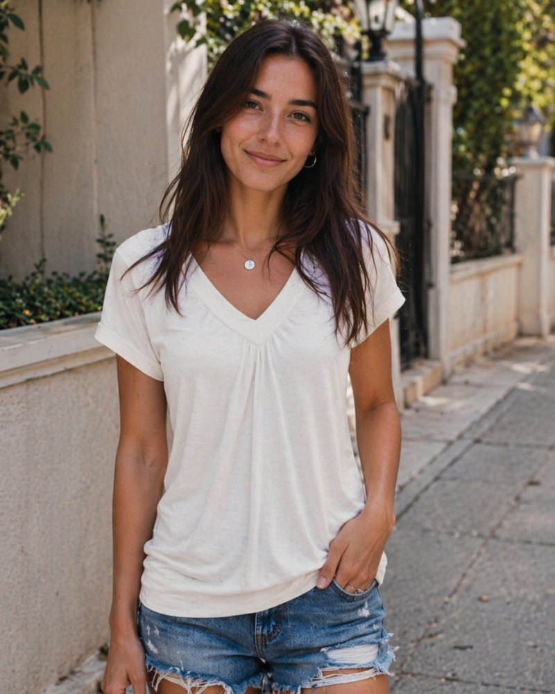 Top Rhea Mulher – T-shirt com Decote em V Plissado, Corte Fluido Elegante & Conforto de Verão