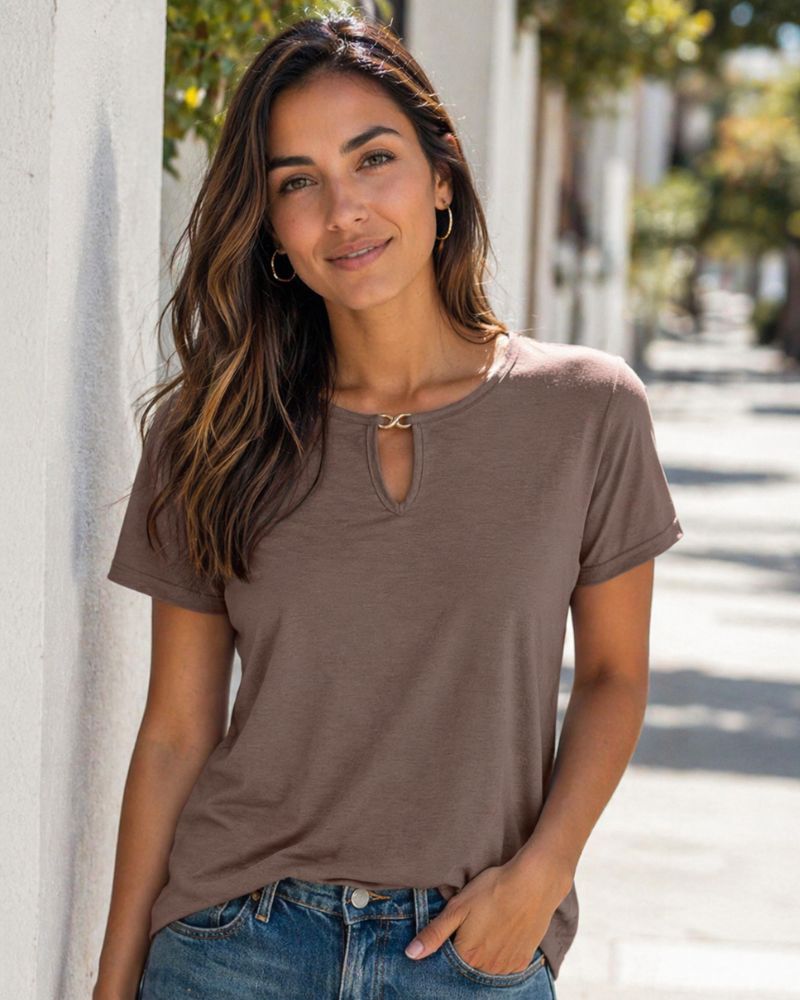 Veya Top Femme – Elegant Keyhole Neck T-shirt, Fitted Casual Chic Summer Cut