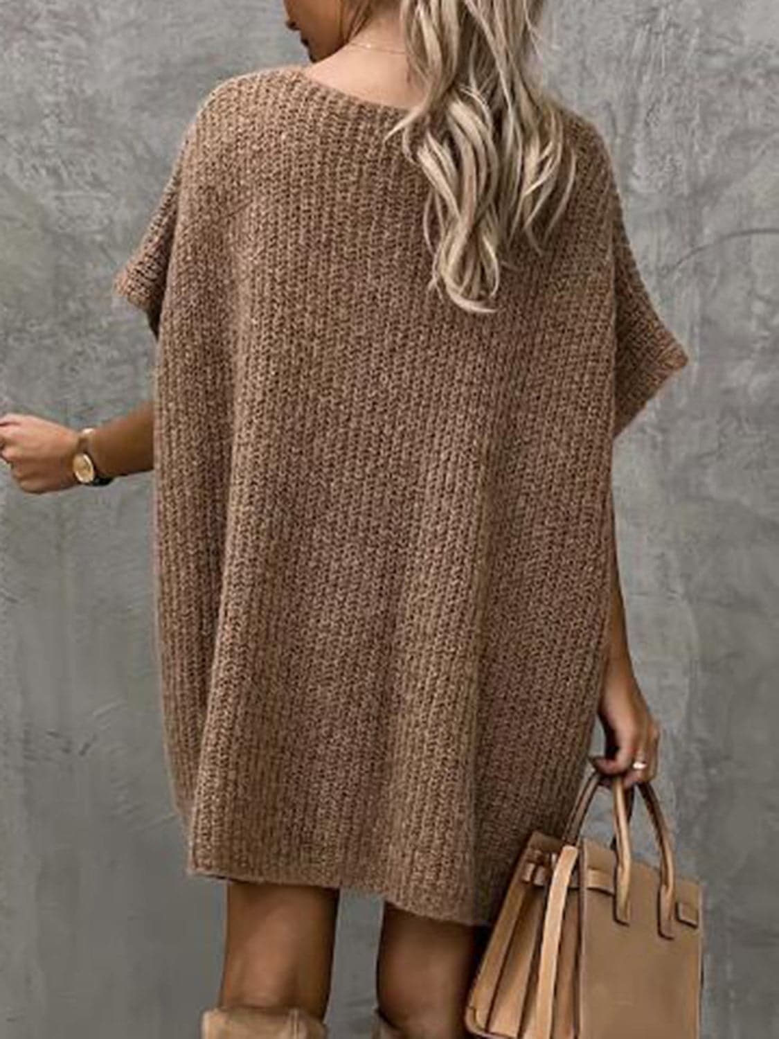 Francesca vestido de punto para mujer – tejido suave con cuello en V, corte relajado, mangas cortas y bolsillos delanteros