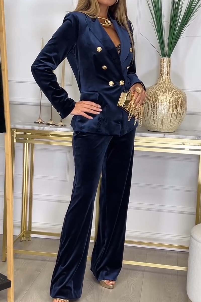 Lora Ensemble Velours Femme – Costume Luxe Deux-Pièces au Tissu Doux et Design Polyvalent