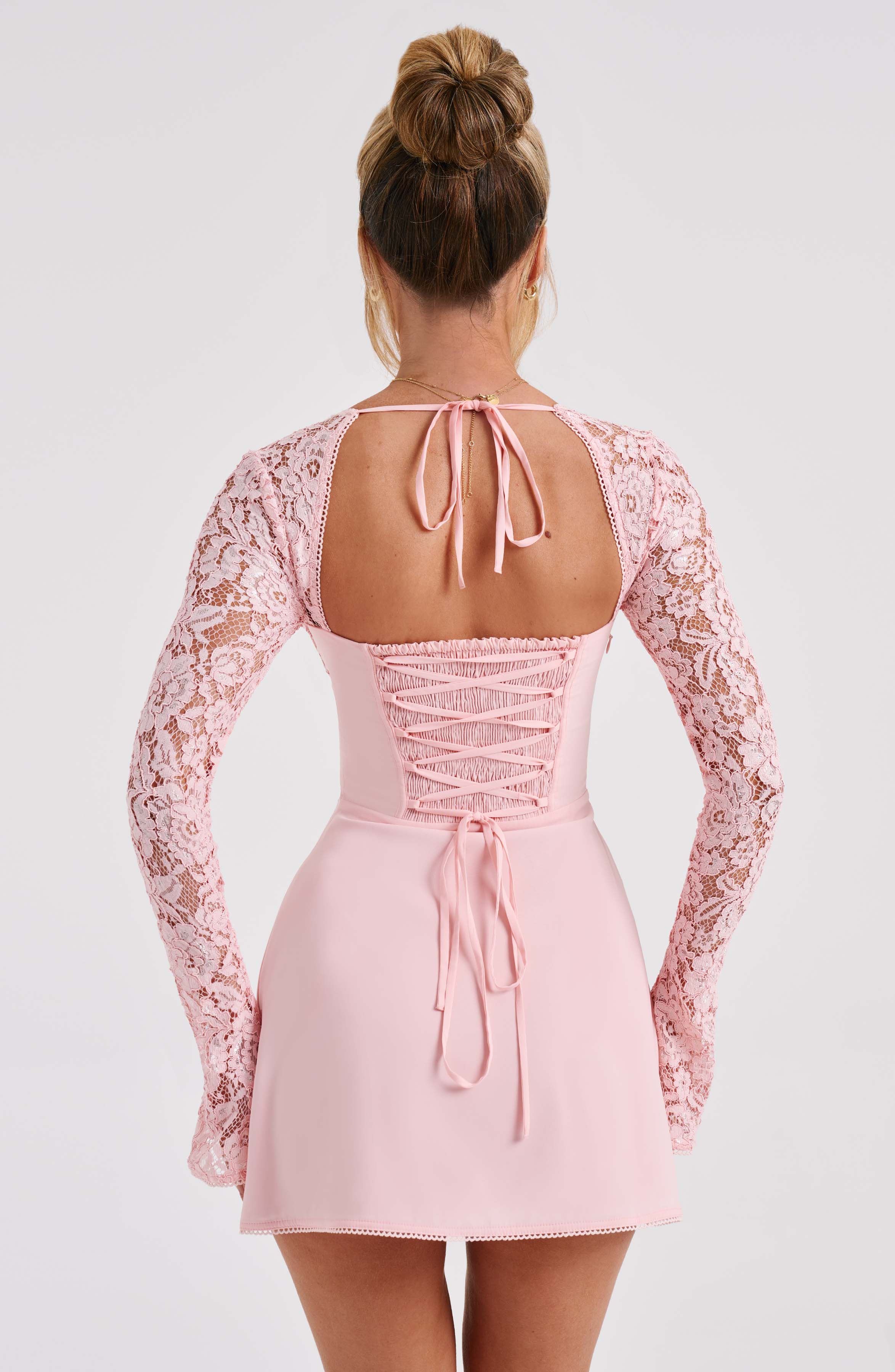 Juliette Rochie Mini Femeie – Rochie Elegantă din Dantelă cu Decolteu în Formă de Inimă și Croială Ajustată