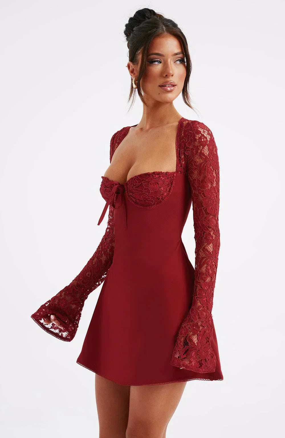 Juliette Rochie Mini Femeie – Rochie Elegantă din Dantelă cu Decolteu în Formă de Inimă și Croială Ajustată