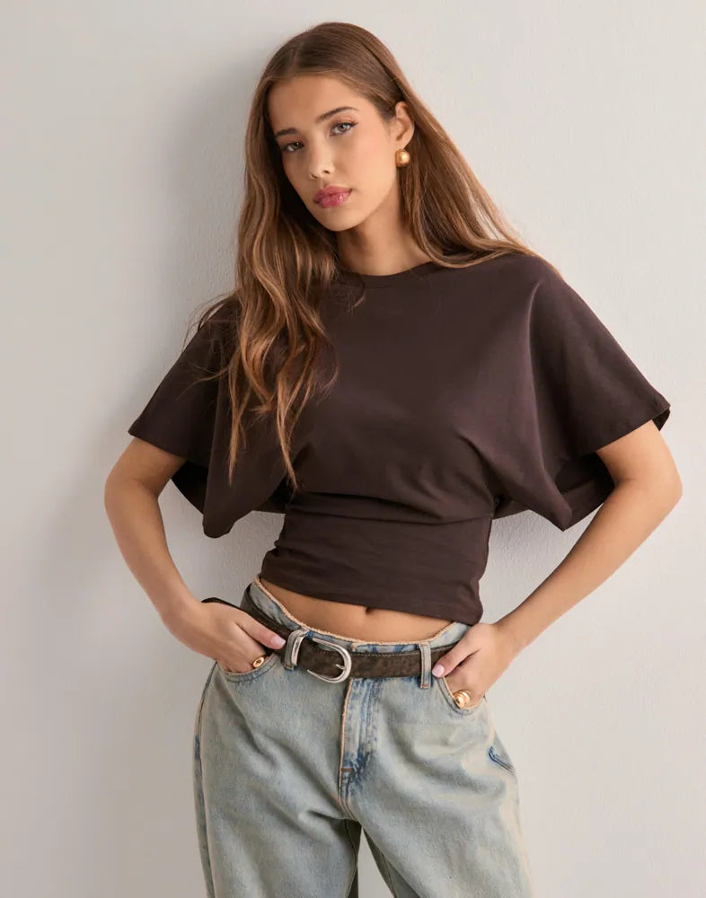 Erica Haut Élégant – Coupe Chic et Design Confortable pour Toutes les Occasions